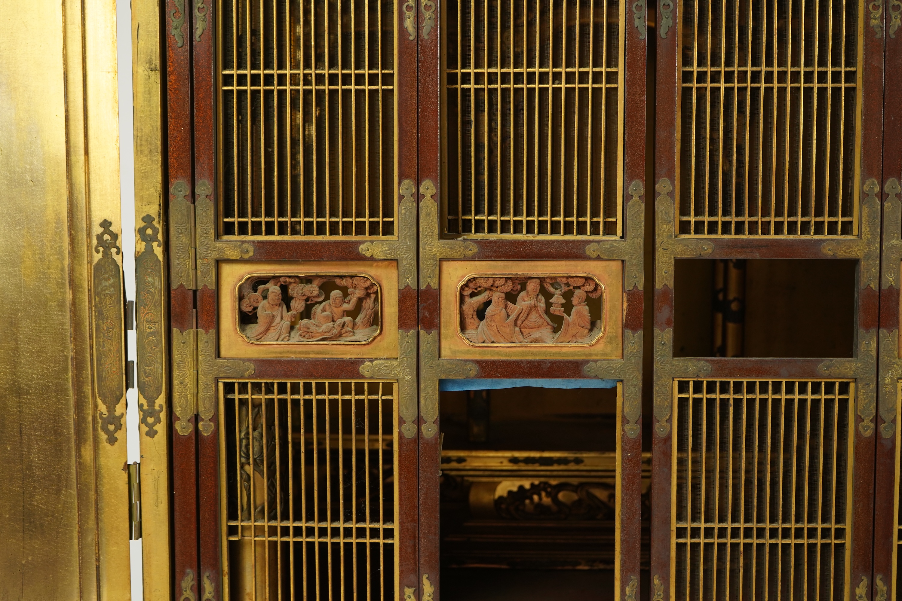 A Japanese lacquer Butsudan shrine cabinet, Meiji-Taisho period
